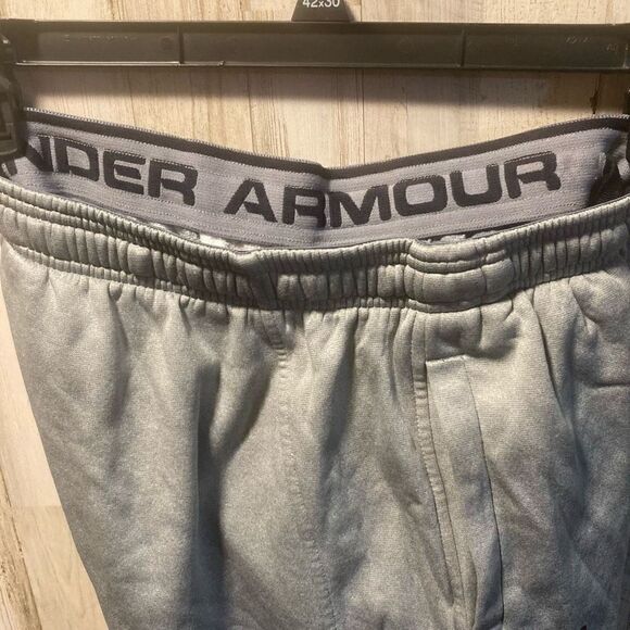 Pants high under armor Size medium - Picture 3 of 4